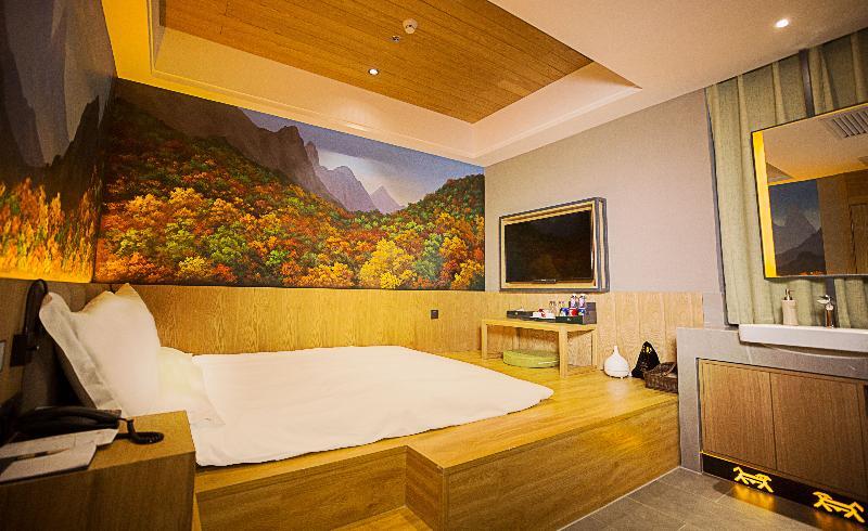 Qiu Guo Hotel Hua Mao Chaoyang  Esterno foto